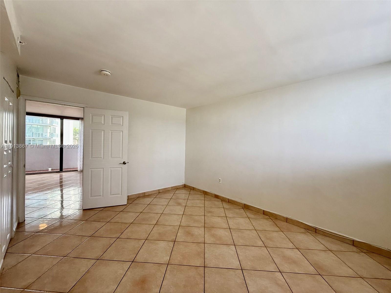 BAYVIEW TOWER CONDO - Residential Lease