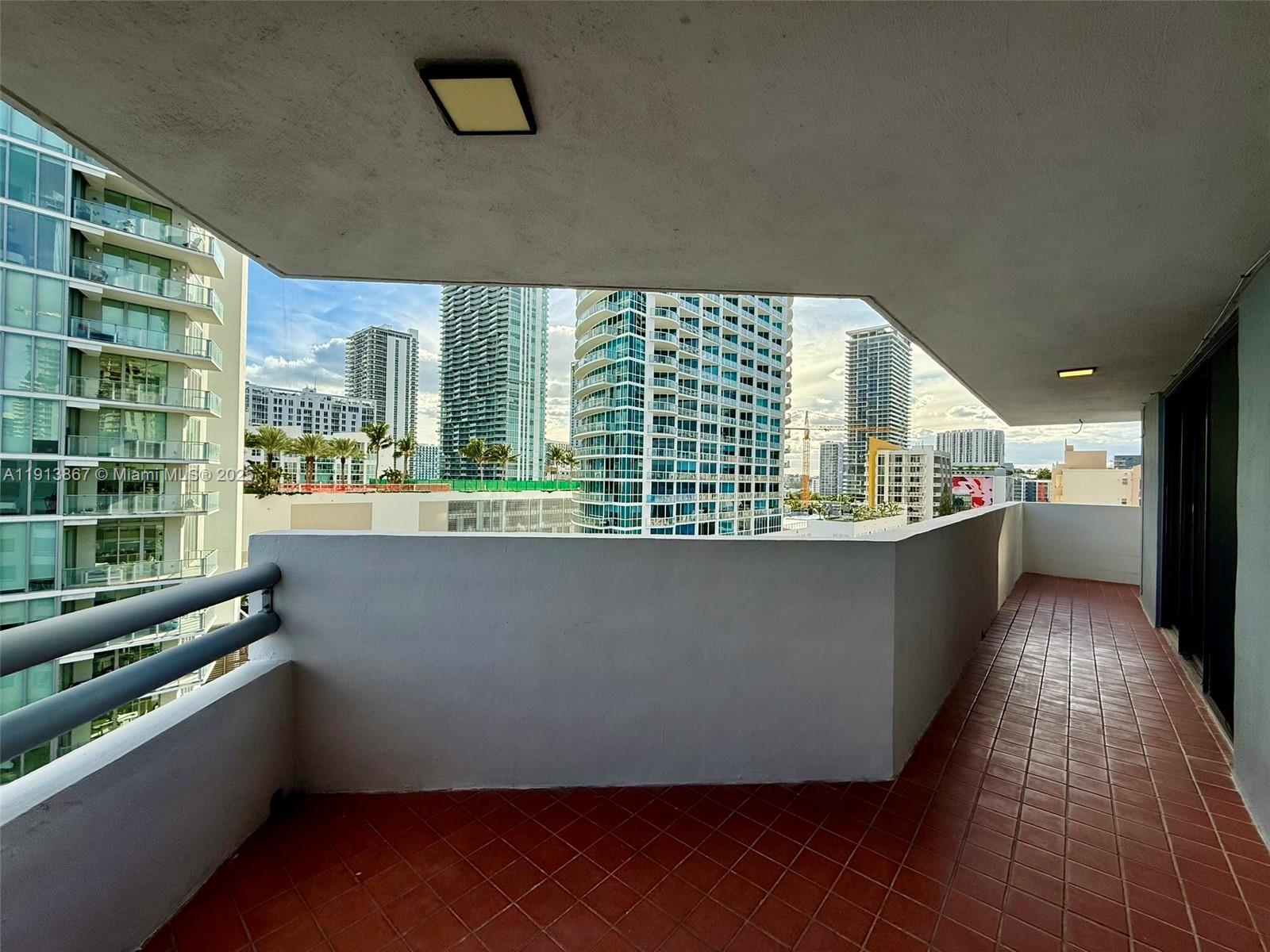 BAYVIEW TOWER CONDO - Residential Lease