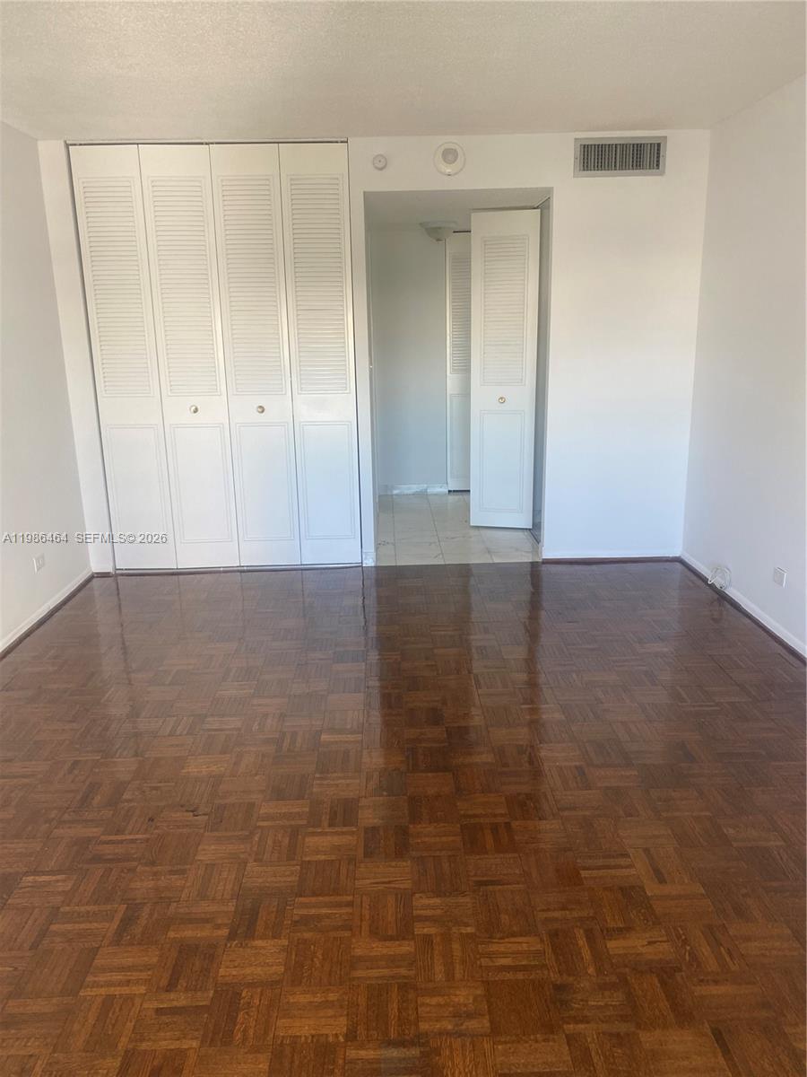 WINSTON TOWER 300 CONDO - Residential Lease