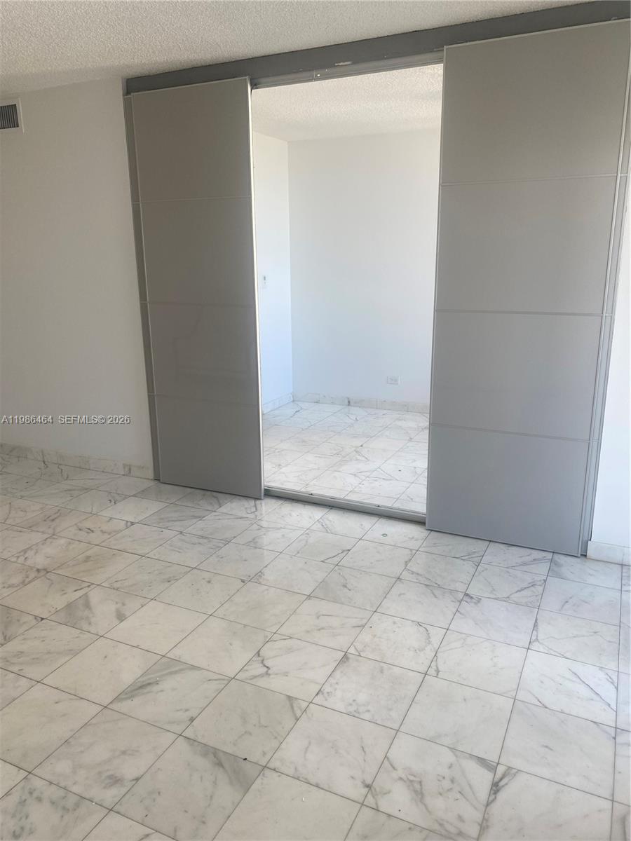 WINSTON TOWER 300 CONDO - Residential Lease