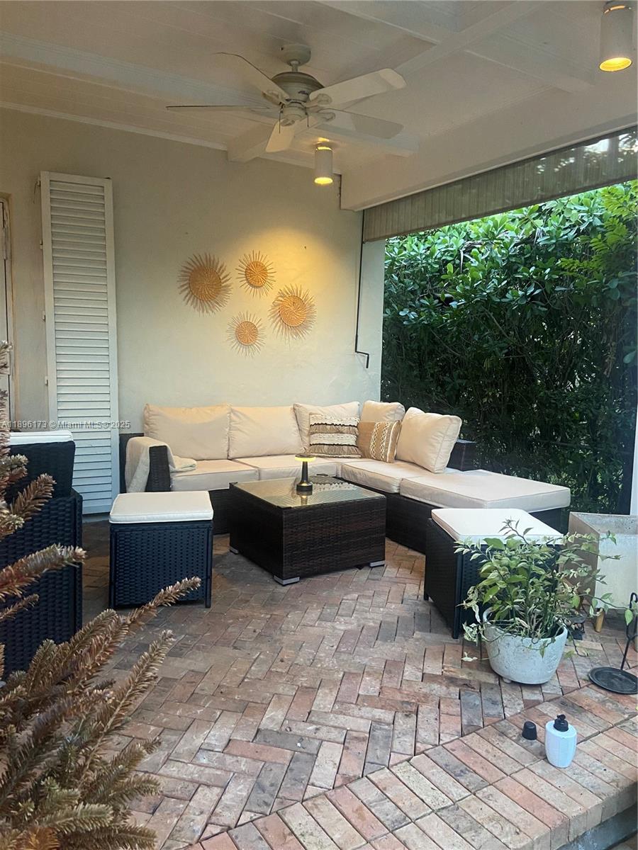 CORAL ESTATES - Residential Lease