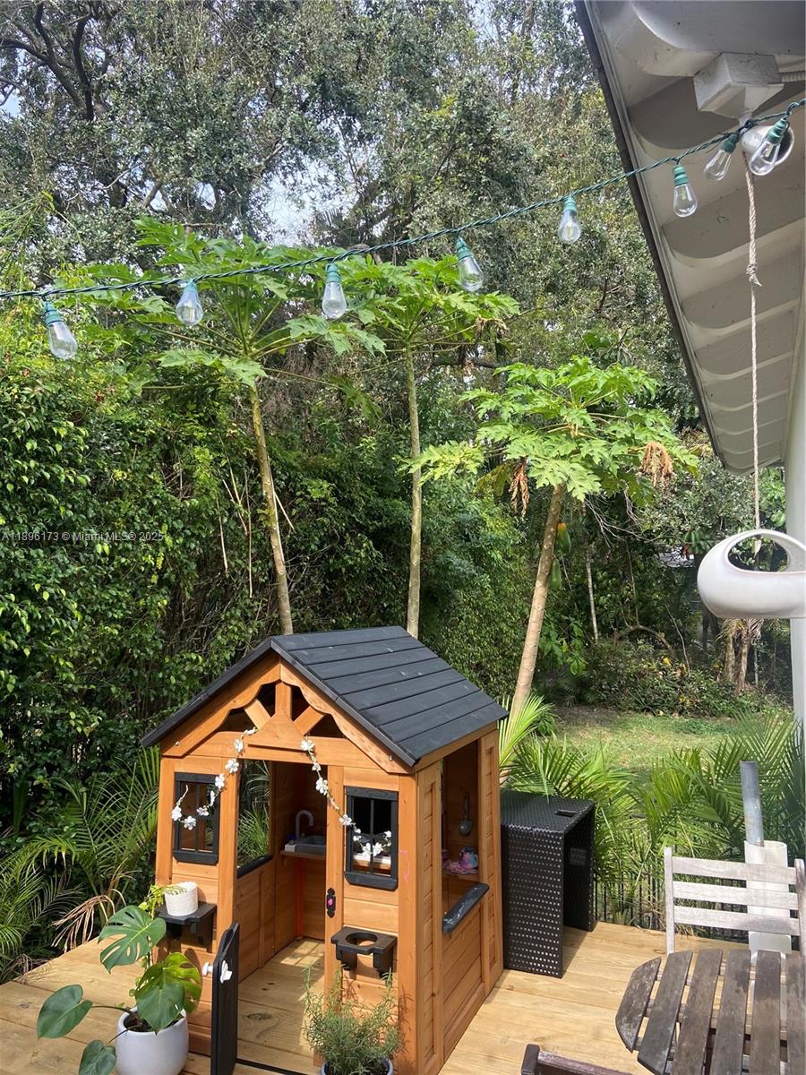 CORAL ESTATES - Residential Lease