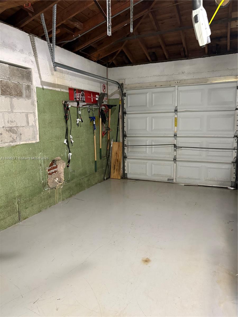 CORAL ESTATES - Residential Lease