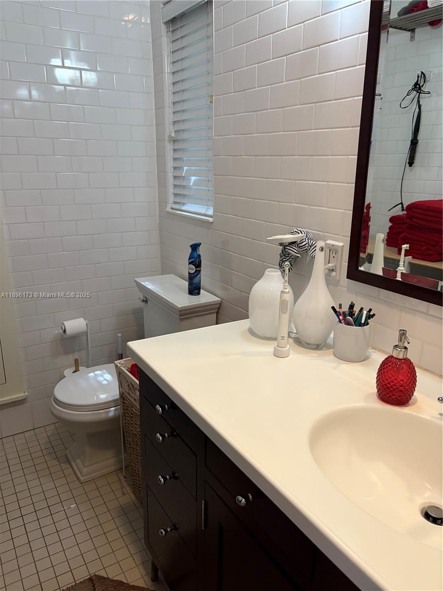 CORAL ESTATES - Residential Lease