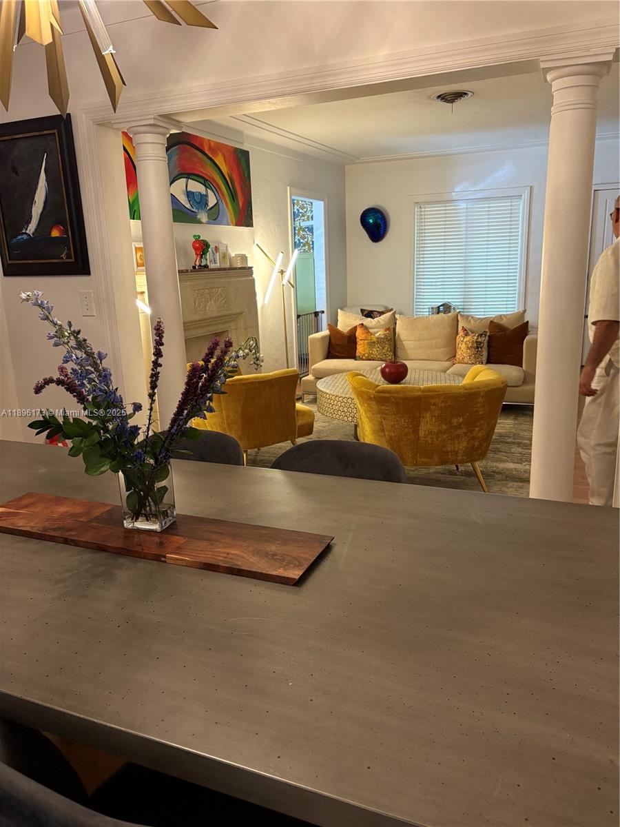 CORAL ESTATES - Residential Lease