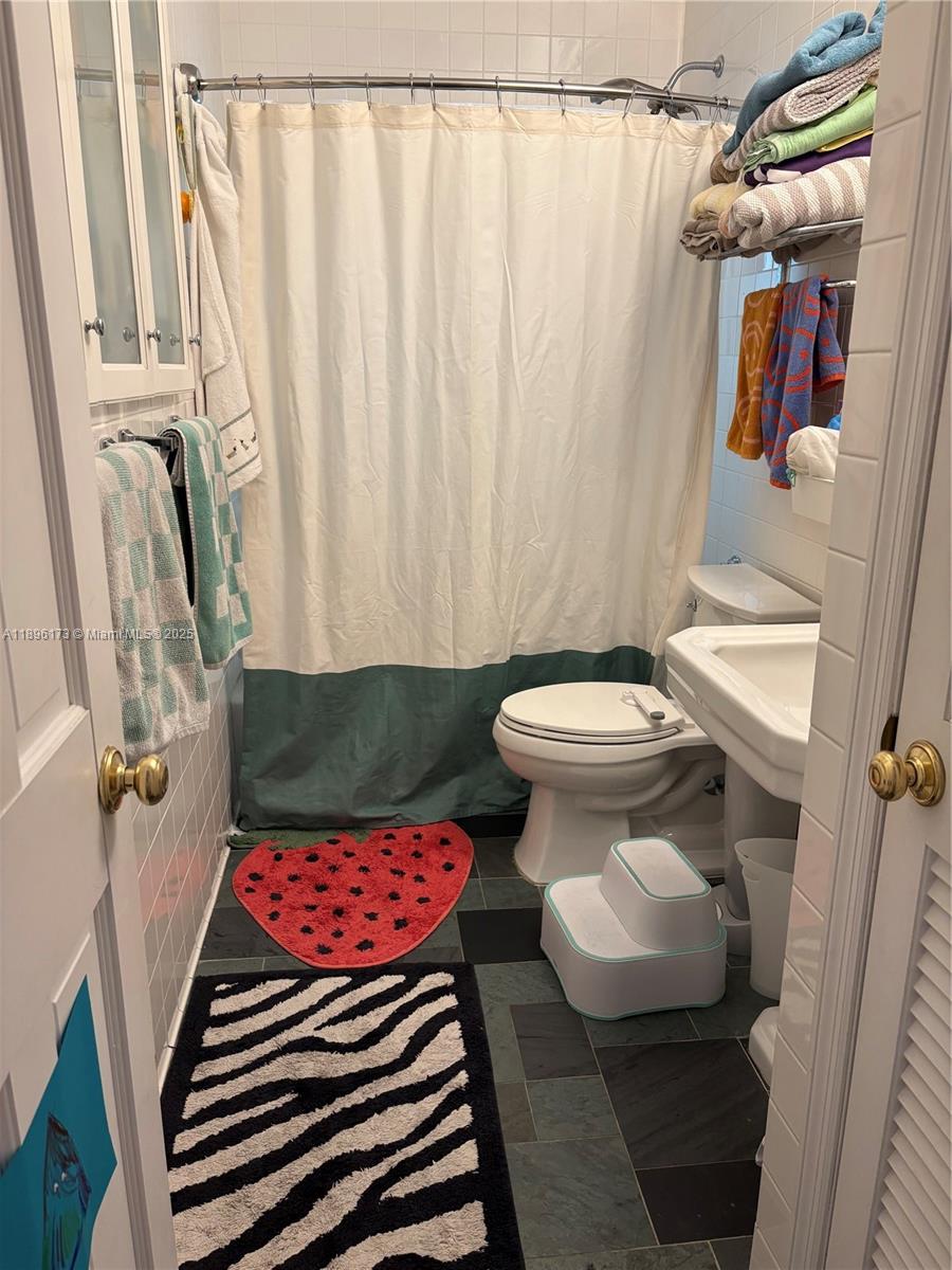 CORAL ESTATES - Residential Lease