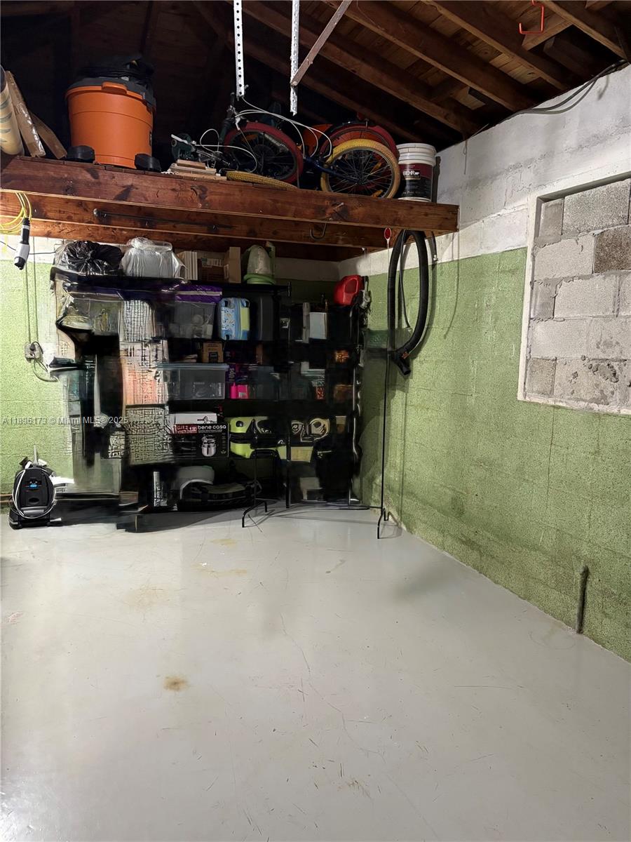 CORAL ESTATES - Residential Lease