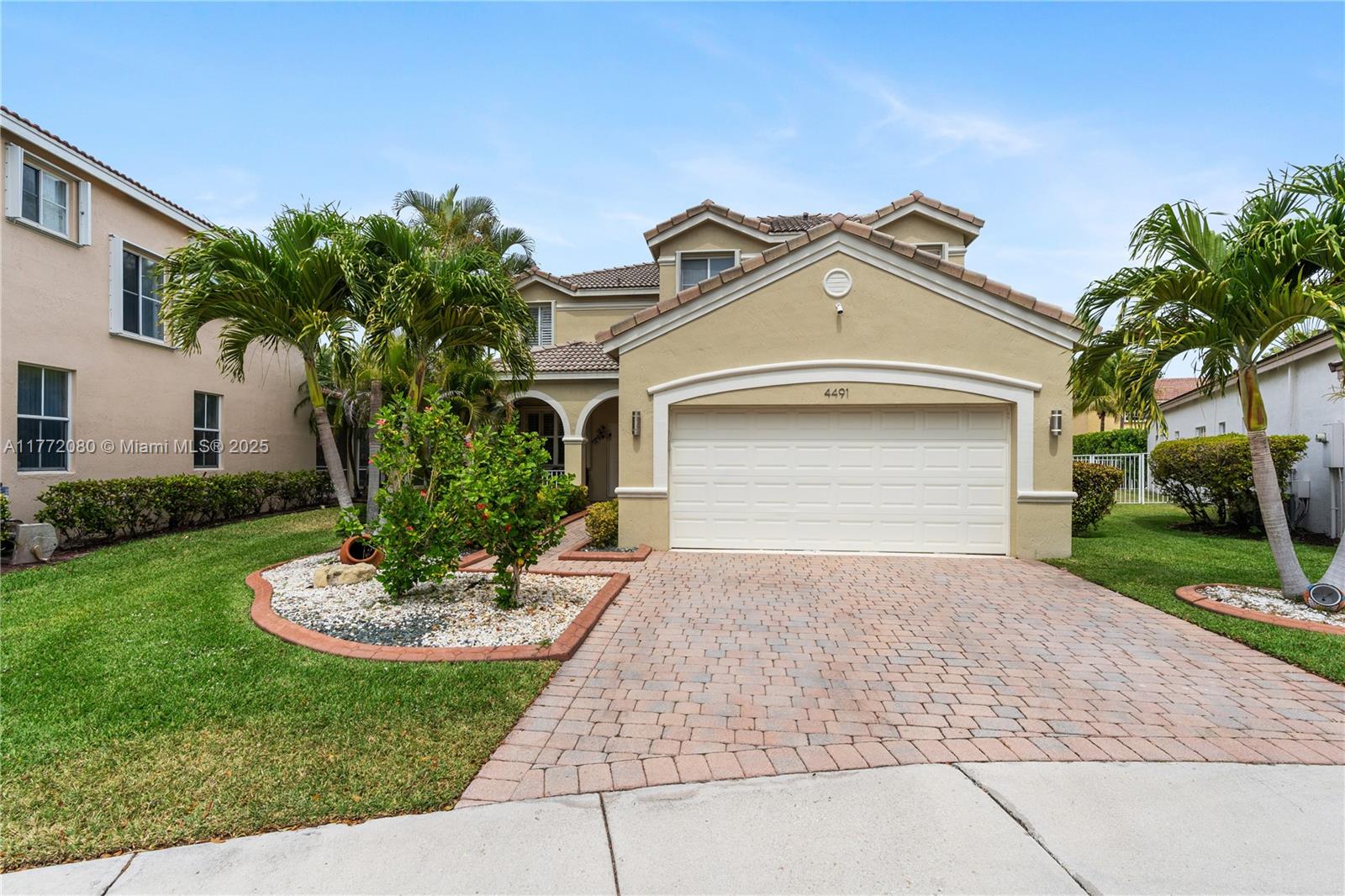 Property for Sale at 4491 Foxtail Ln, Weston, Broward County, Florida - Bedrooms: 4 
Bathrooms: 4  - $1,099,000