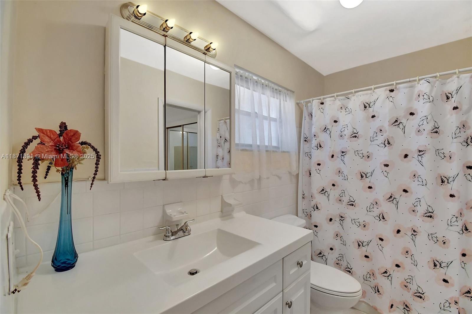 SECOND GULFSTREAM GARDEN - Residential Lease