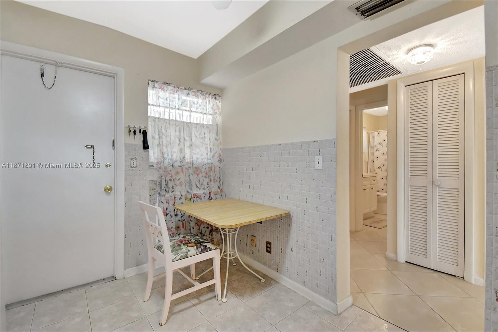 SECOND GULFSTREAM GARDEN - Residential Lease