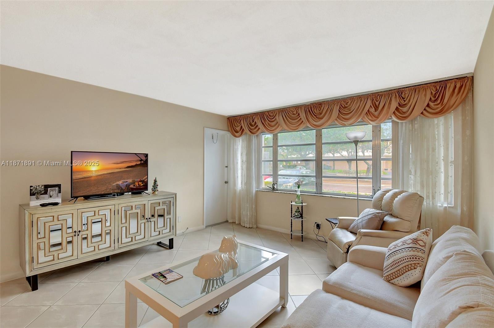 SECOND GULFSTREAM GARDEN - Residential Lease