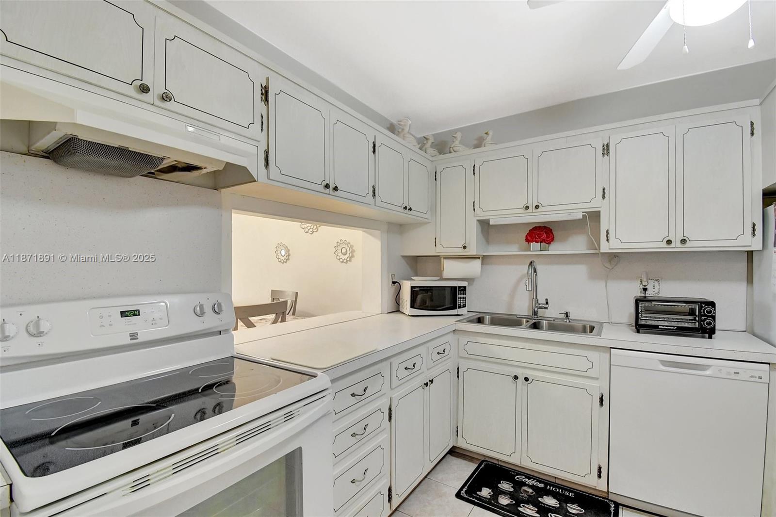 SECOND GULFSTREAM GARDEN - Residential Lease