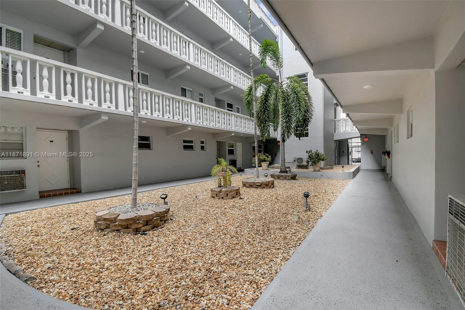 SECOND GULFSTREAM GARDEN - Residential Lease