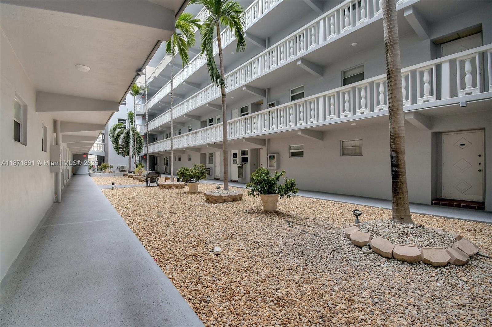 SECOND GULFSTREAM GARDEN - Residential Lease