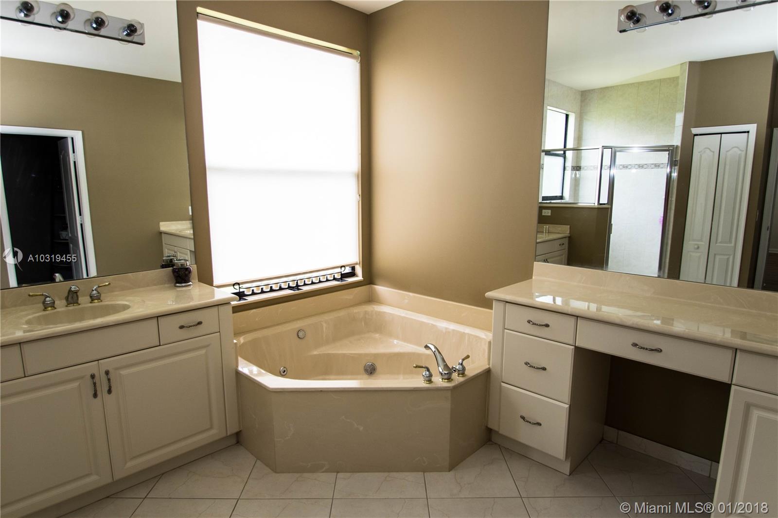 SUNSET LAKES PLAT TWO - Residential