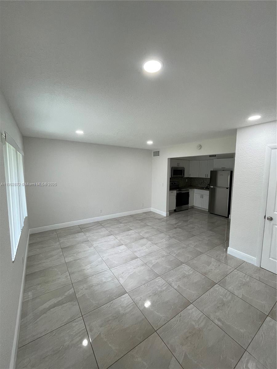 DIPLOMAT GOLF ESTATES ADD - Residential Lease