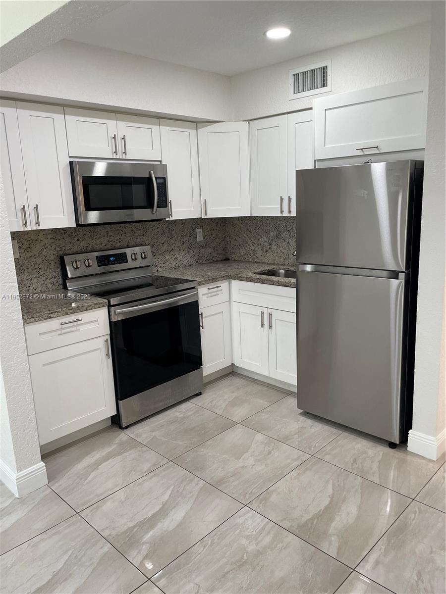 DIPLOMAT GOLF ESTATES ADD - Residential Lease