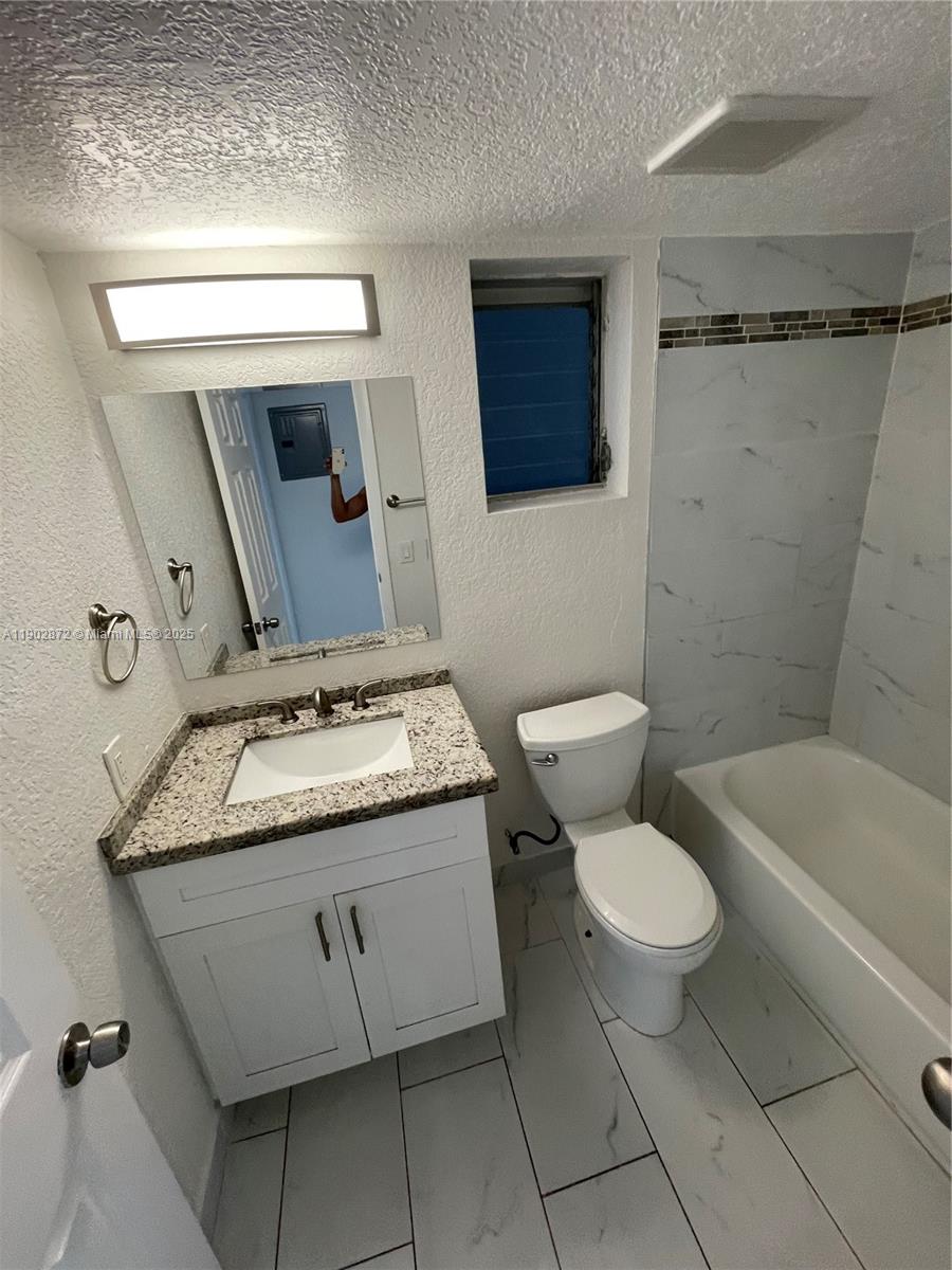 DIPLOMAT GOLF ESTATES ADD - Residential Lease