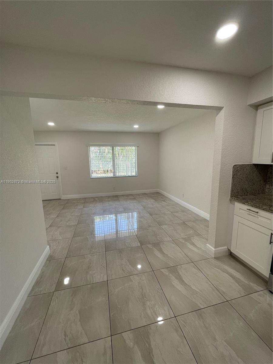 DIPLOMAT GOLF ESTATES ADD - Residential Lease