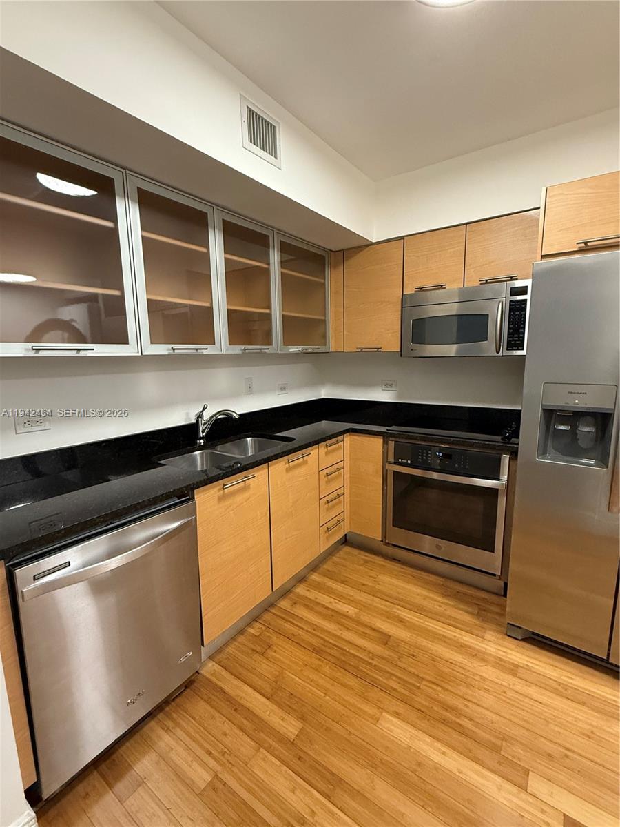 BRICKELL ON THE RIVER N T - Residential Lease