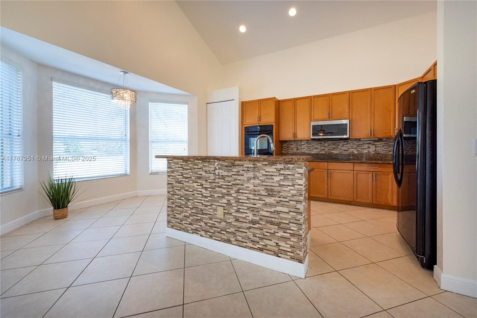 5458 SW 195th Ter