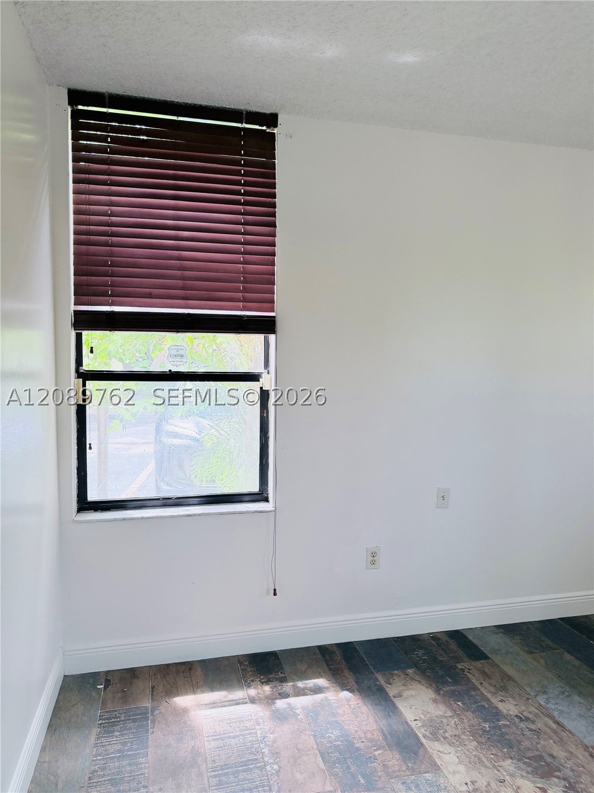 800 NE 199th St 101D