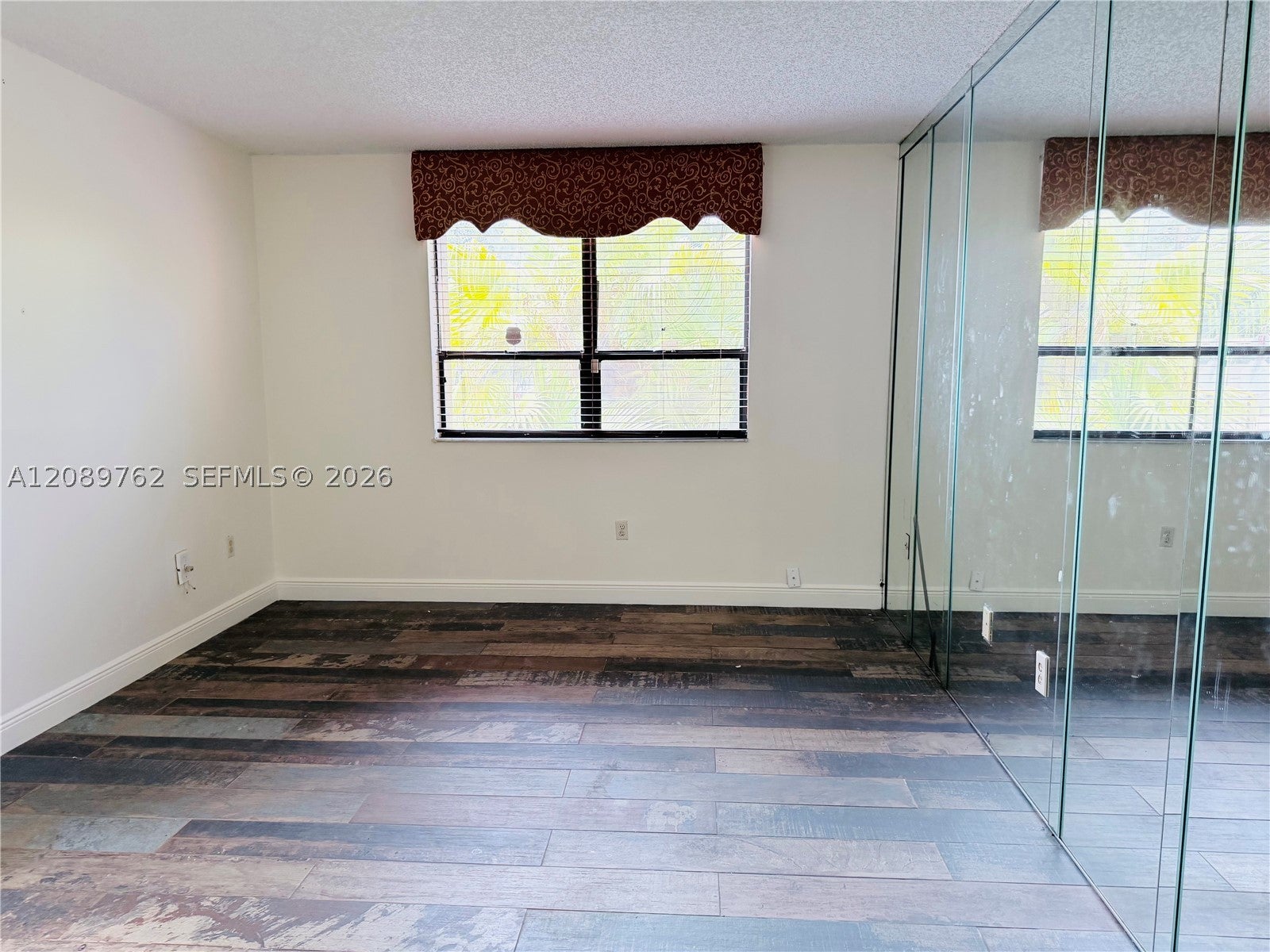 800 NE 199th St 101D