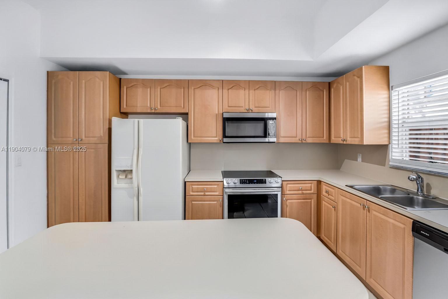 LAKES BY THE BAY JAY - Residential