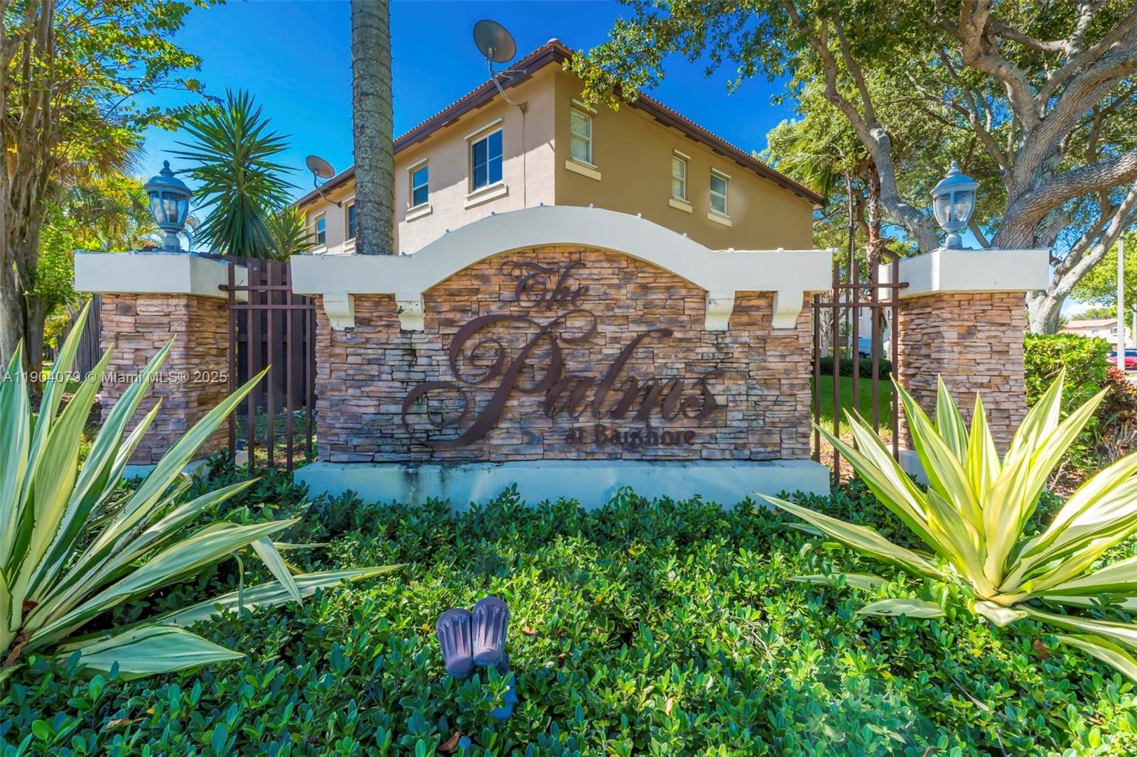 LAKES BY THE BAY JAY - Residential