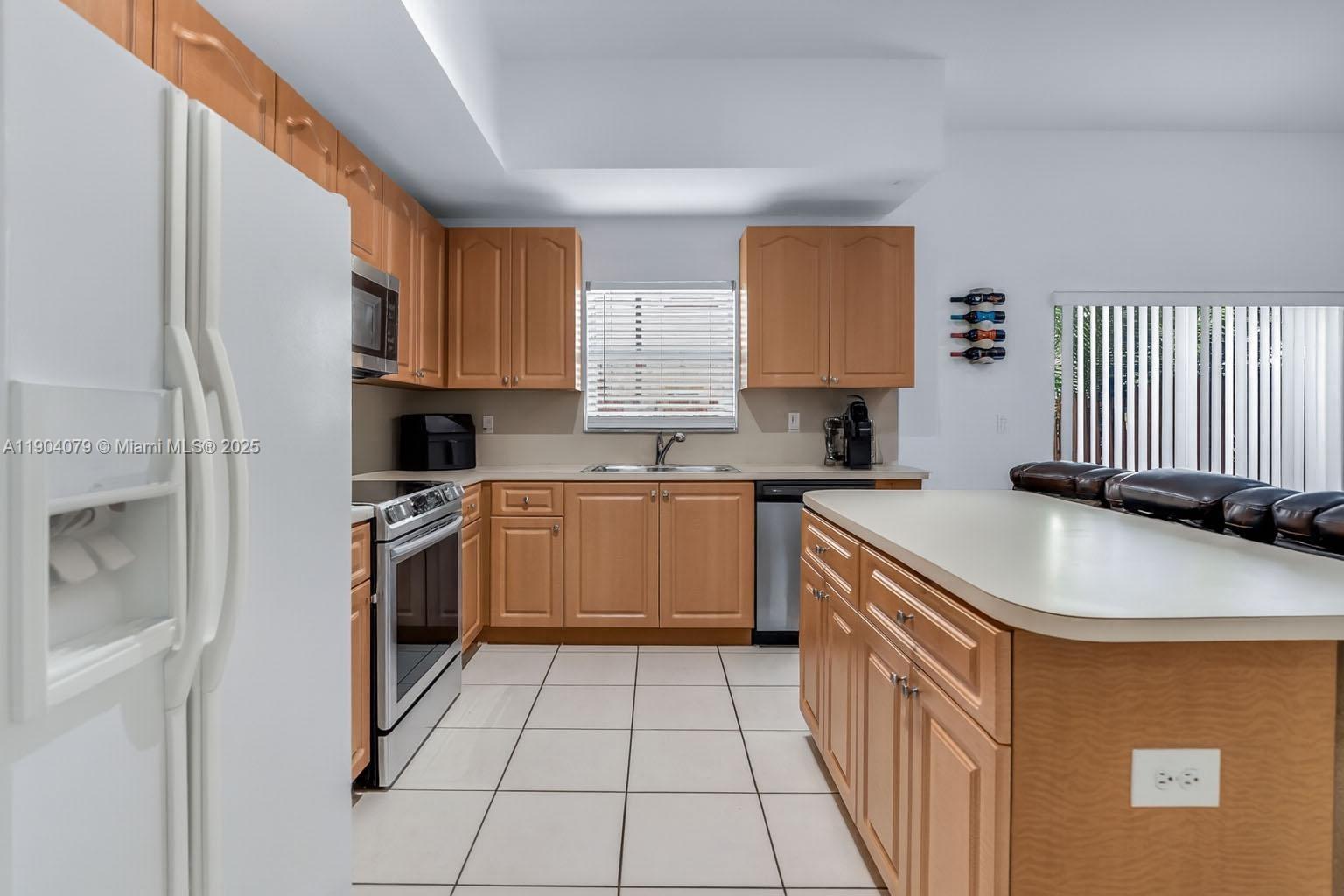 LAKES BY THE BAY JAY - Residential