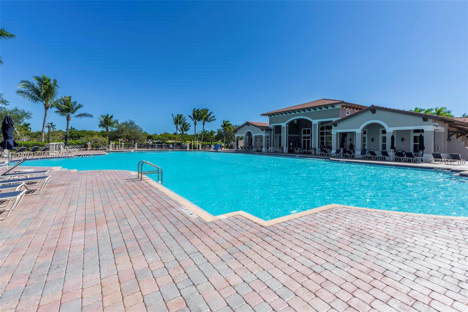 LAKES BY THE BAY JAY - Residential