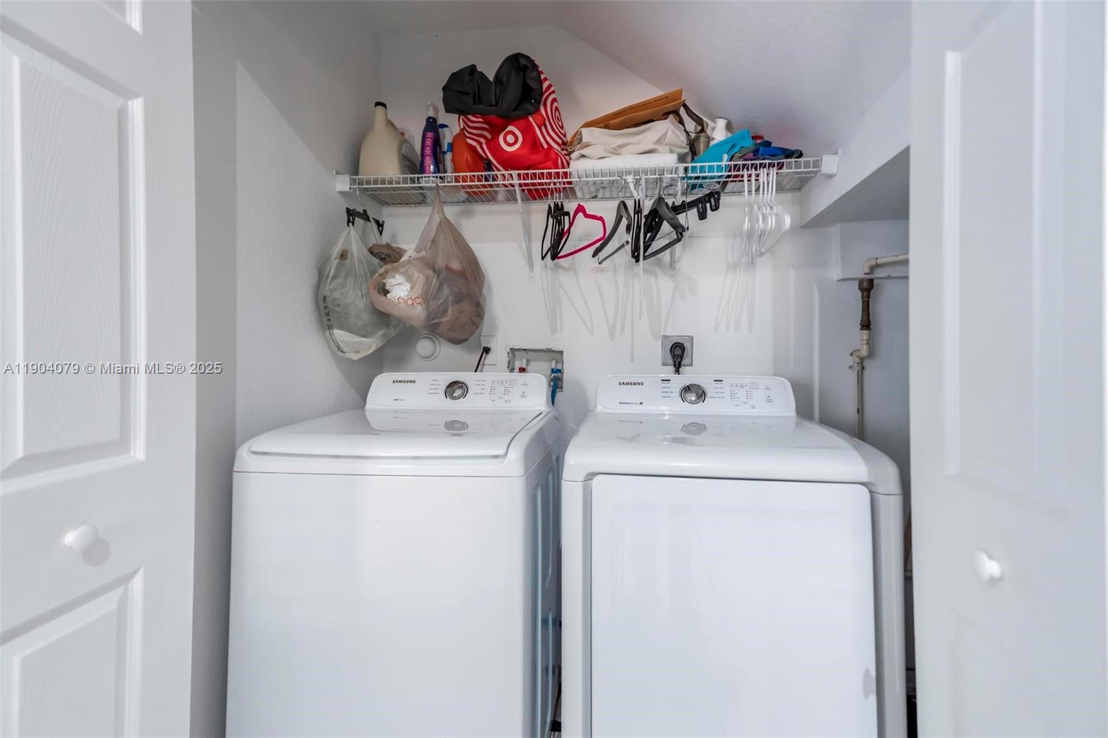 LAKES BY THE BAY JAY - Residential