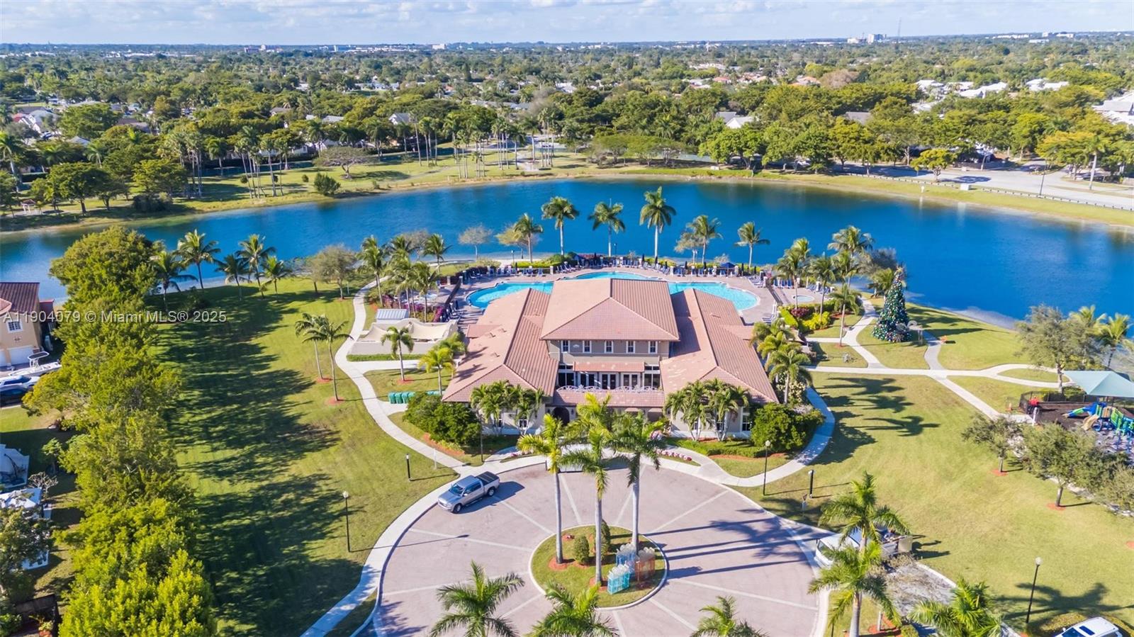 LAKES BY THE BAY JAY - Residential