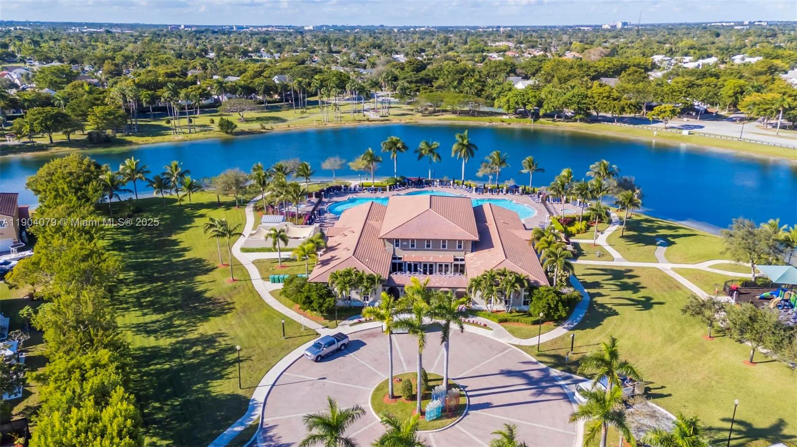 LAKES BY THE BAY JAY - Residential