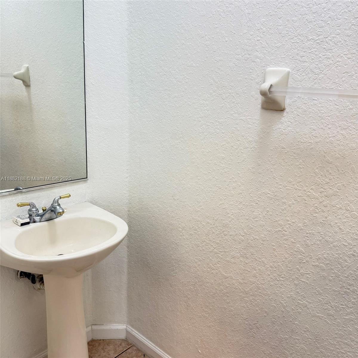 CATALINA PLACE - Residential Lease