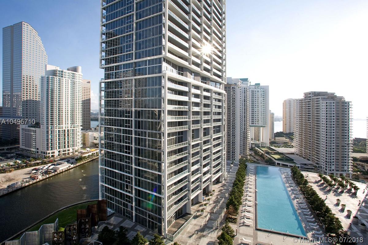 Gorgeous studio in Icon Brickell, with amazing water and city views. Marble floors, top appliances, with Italian kitchen cabinetry, customized closet, Enjoy the best building among Brickell, Resort amenities include: 2 pools; infinity edge pool and Olympic sized pool, on site restaurants, valet & concierge, over spectacular luxury spa and state of the art fitness center, movie theater, billiard room. Walkable distance to downtown, Brickell City Center, Mary Brickell Village, Whole Foods, Bay front Park & much more. Basic cable & basic internet included. (Works in pool will be finished very soon).