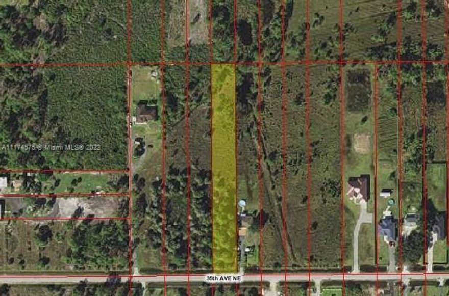 Great land to build, don’t miss this opportunity. Owner has 1 more lot available, contact us for more details. Can be financed.
