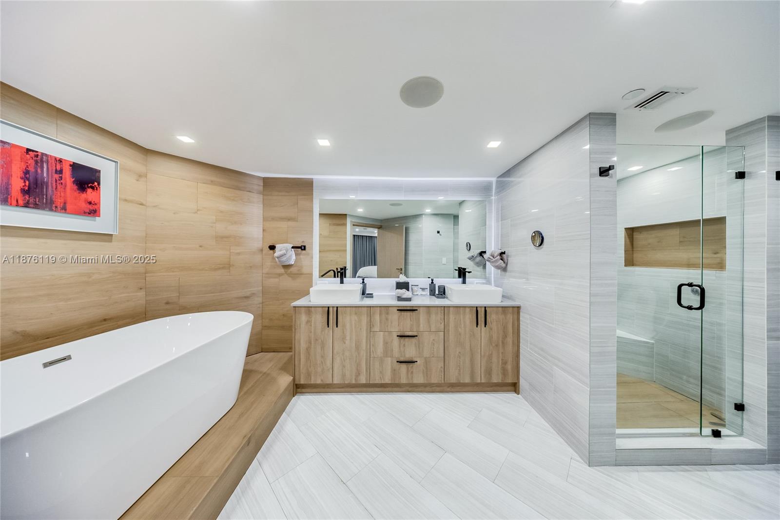 2000 ISL BLVD WILLIAMS IS - Residential