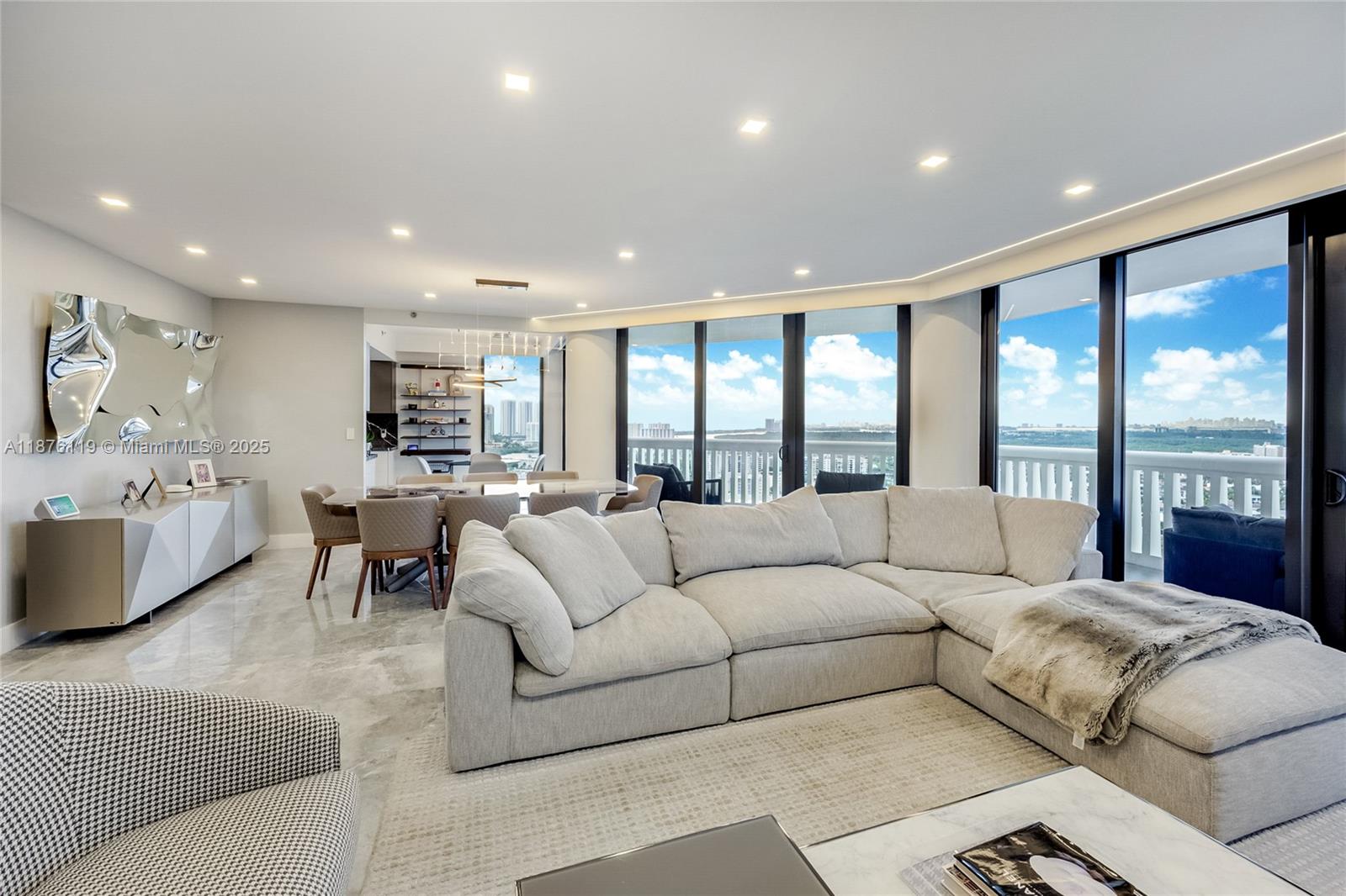 2000 ISL BLVD WILLIAMS IS - Residential
