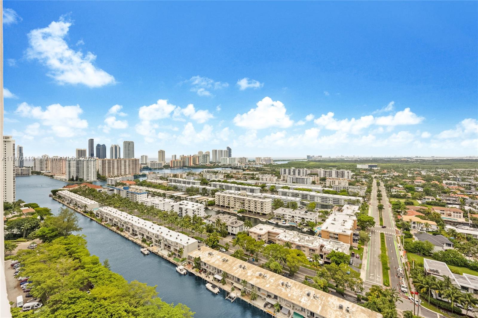 2000 ISL BLVD WILLIAMS IS - Residential