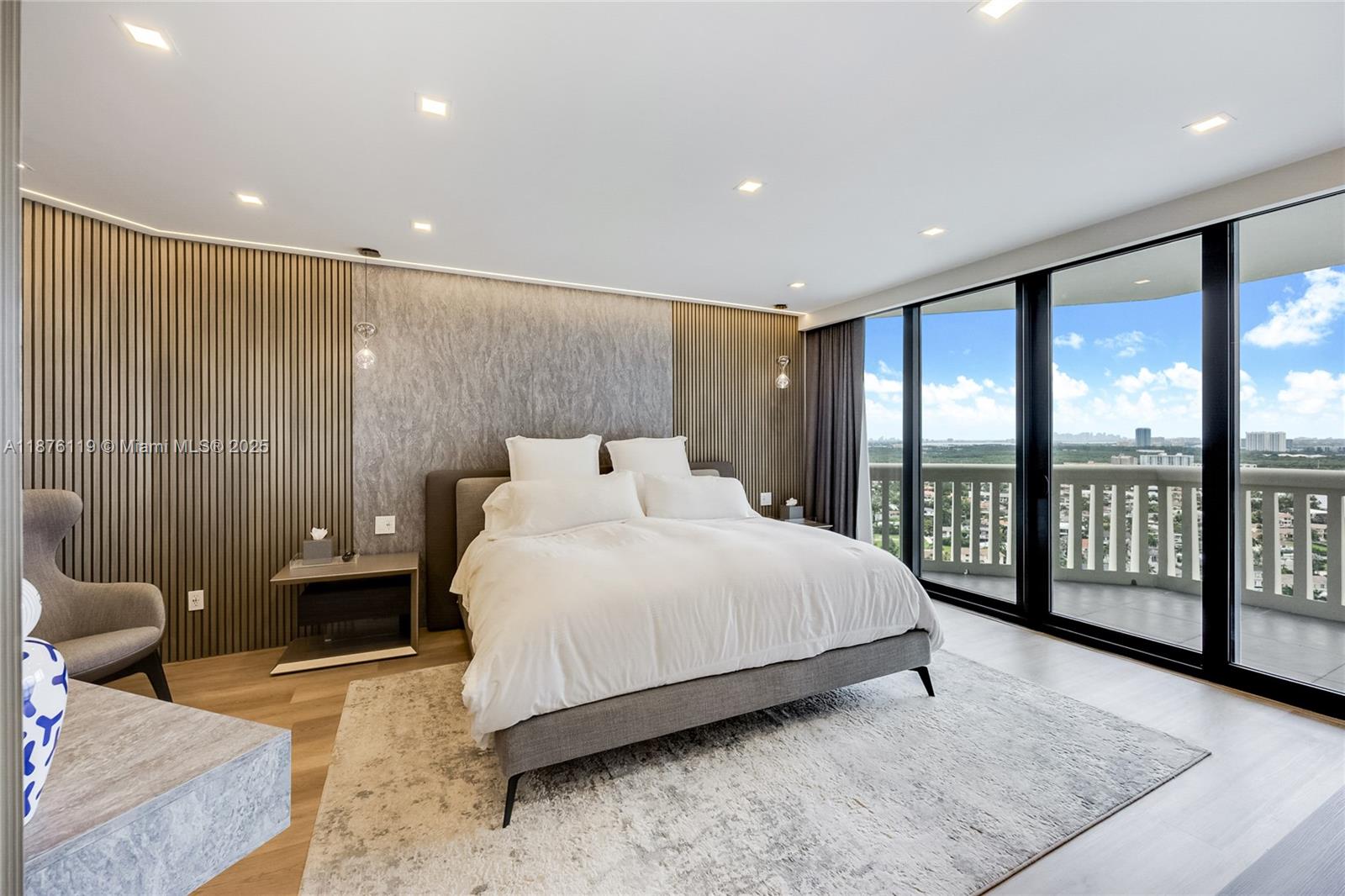 2000 ISL BLVD WILLIAMS IS - Residential