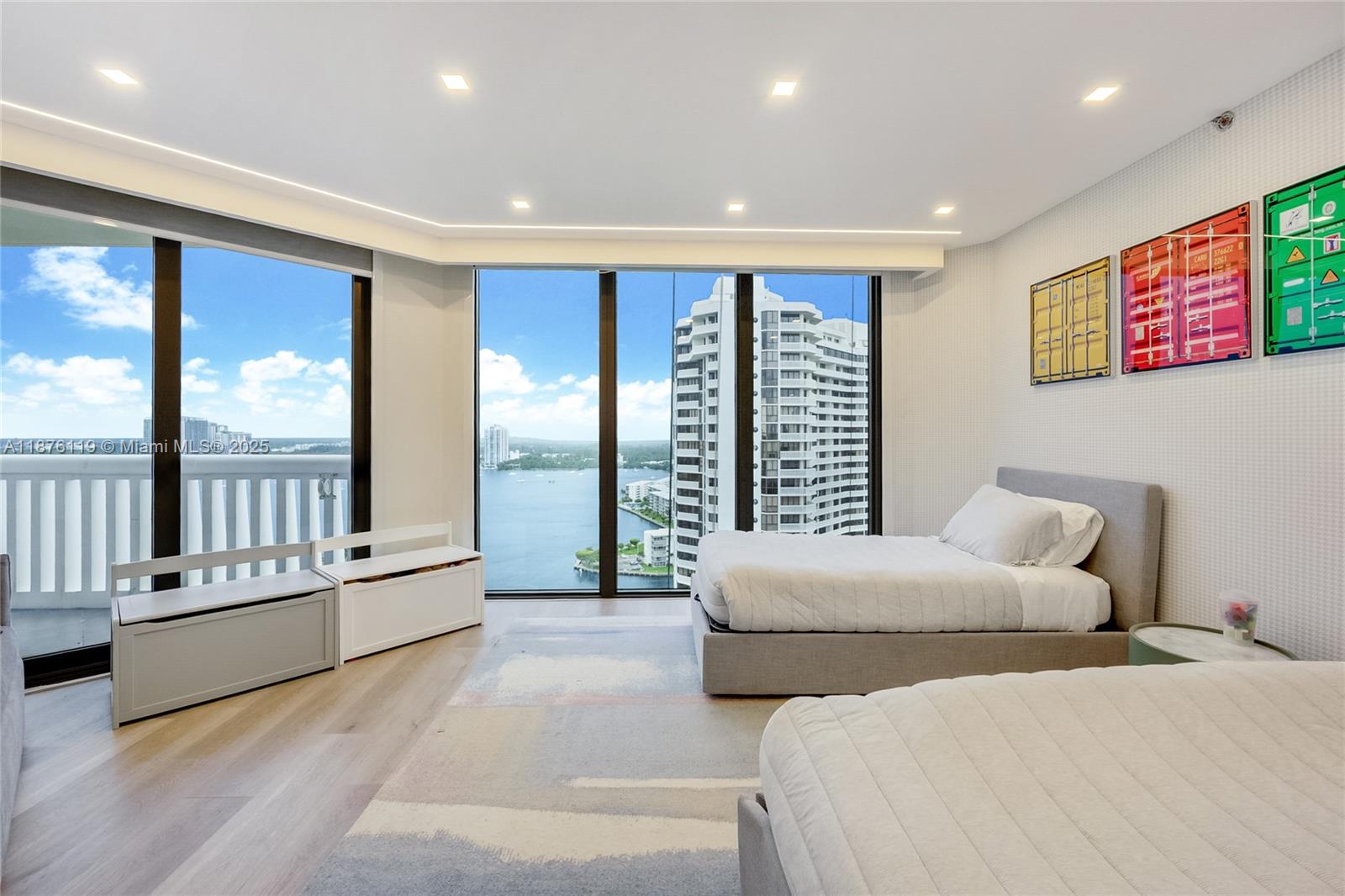 2000 ISL BLVD WILLIAMS IS - Residential