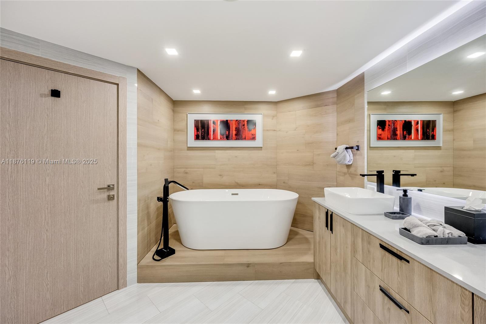 2000 ISL BLVD WILLIAMS IS - Residential