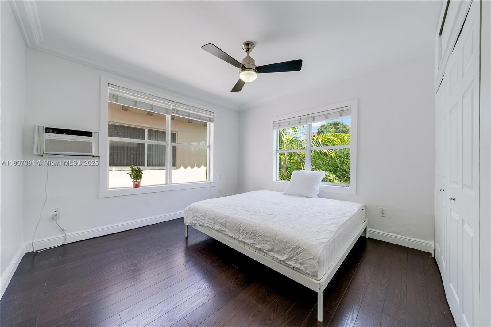 MENORES CONDO - Residential