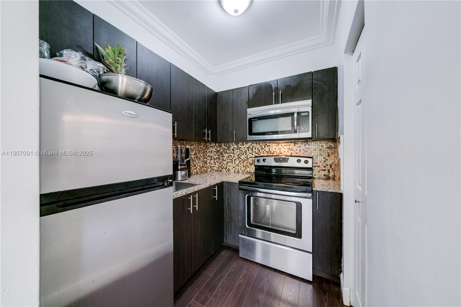 MENORES CONDO - Residential