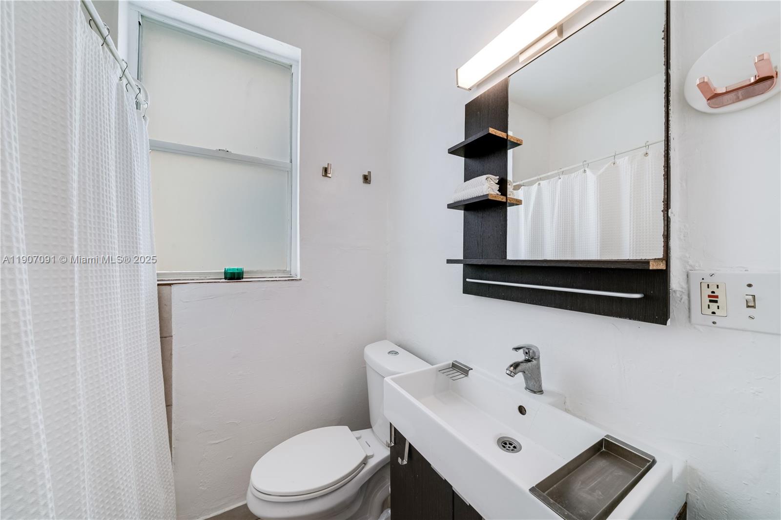 MENORES CONDO - Residential