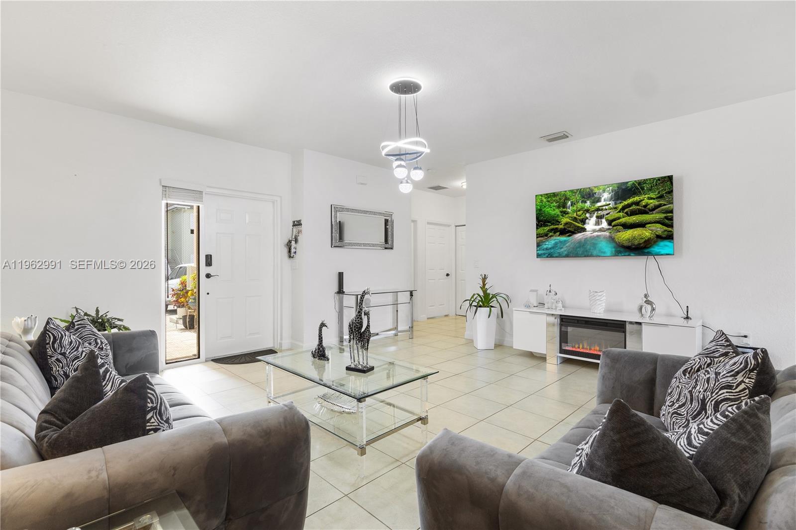 CARIBBEAN ISLES VILLAS CO - Residential