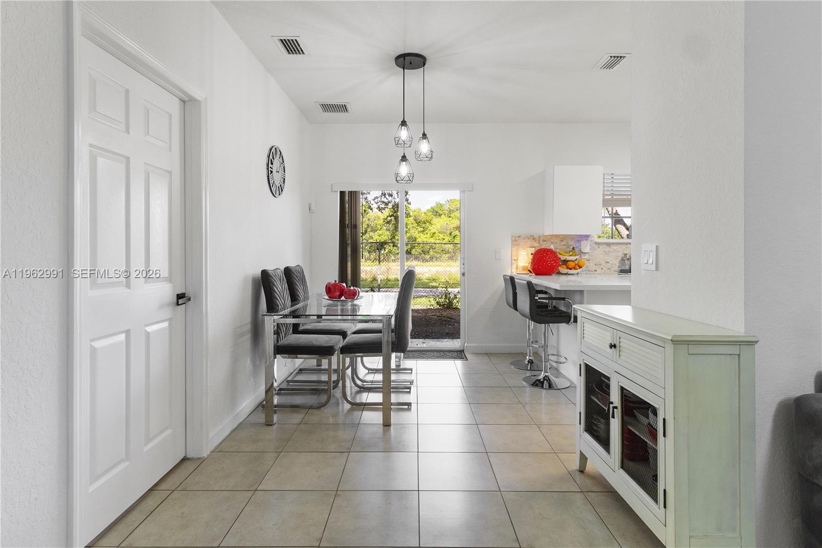 CARIBBEAN ISLES VILLAS CO - Residential