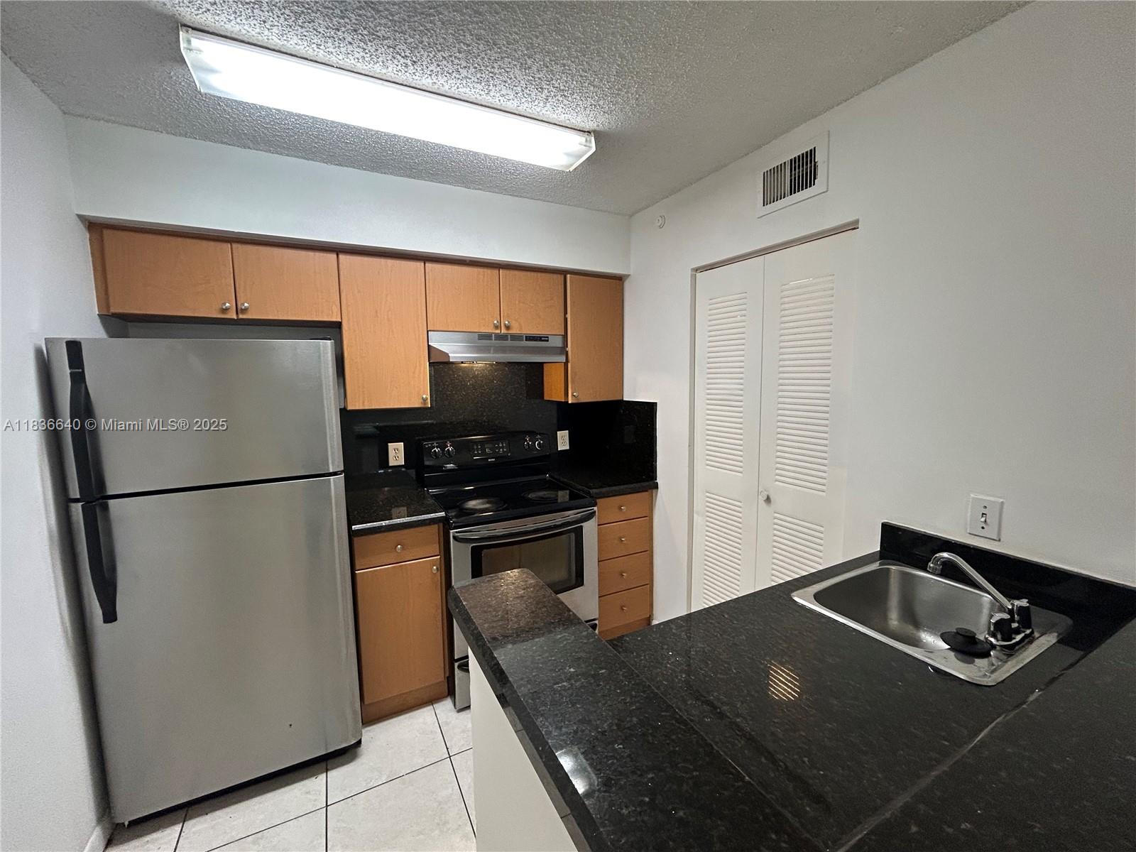 FIRST FLOOR UNIT, 1 BEDROOM, 1 BATH CONDO IN WELL MAINTAINED, SAFE AND QUIET COMMUNITY. AMMENITIES INCLUDE 2 POOLS, TENNIS COURTS, FITNESS ROOM, AND PICNIC AREA. 10 MINUTES FROM HOLLYWOOD BEACHES. WASHER-DRYER INSIDE THE UNIT. NO PETS ALLOWED. UNIT COMES WITH ONE ASSIGNED PARKING SPACE. ASSOCIATION PROCESS TAKES ABOUT 3 WEEKS. FUNDS REQUIRED TO MOVE IN WILL BE EQUAL TO 3 MONTHS OF RENT. CREDIT OVER 600 IS REQUIRED TO BE APPROVED BY ASSOCIATION