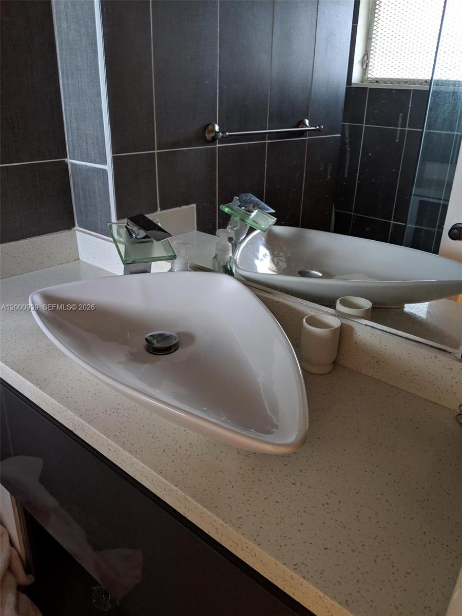 JADE WINDS GROUP ALLAMAND - Residential Lease